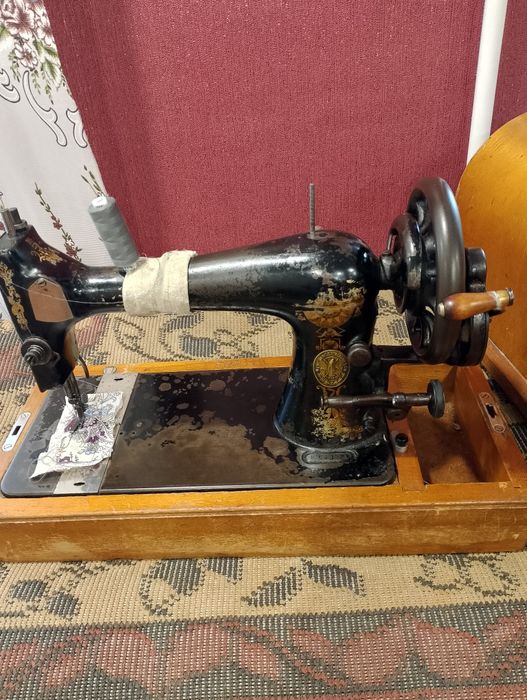 Швейная машинка Зингер