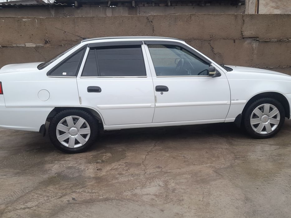 Машина Нексия 2013 идеал сост