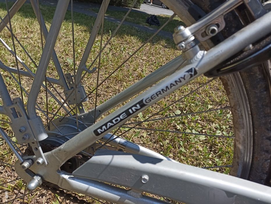 City-bike aluminiu, dinam&schimbător Shimano in butuc, sc