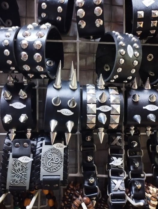 Браслеты кожаные