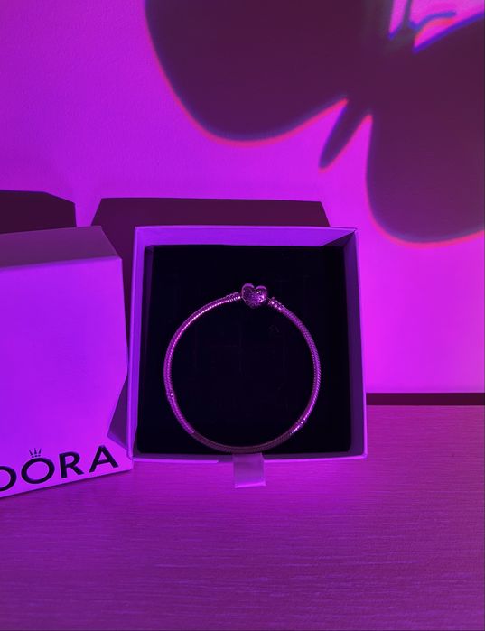 Гривна на Pandora