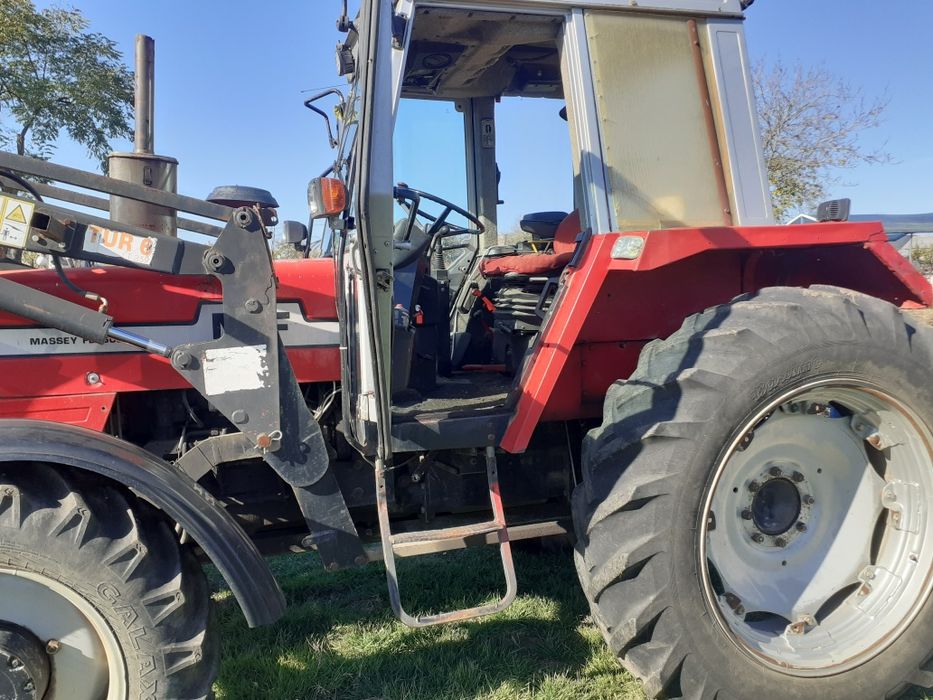 Vând tractor Messey Ferguson 1014 cu încarcator