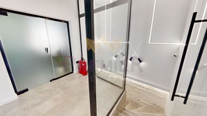 Дава се под наем Офис в Варна, Гръцка махала - 190 кв.м за 750 € - Снимка #11