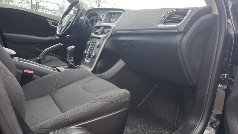 Volvo V40 1.6 D An 2015 * Euro 6 * Cutie Manuala