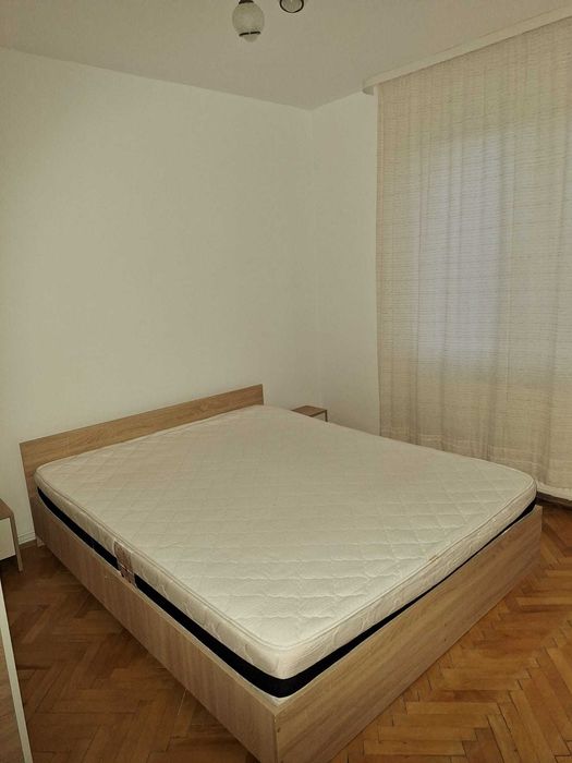 Inchiriez apartament