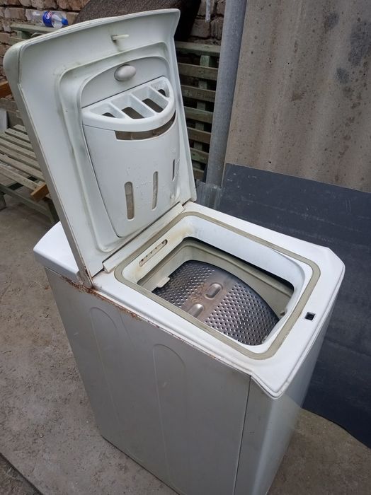 Продам стиральную машину Аристон AVTF 104