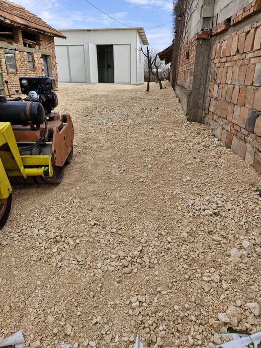 Малък самоходен валяк