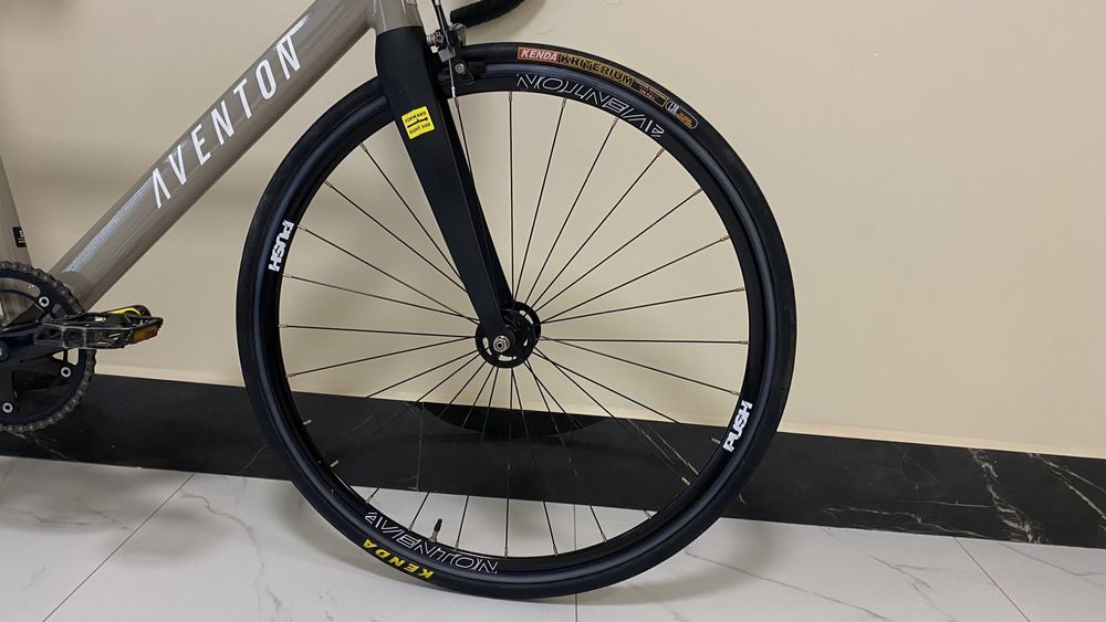 Велосипед трек фикс Aventon