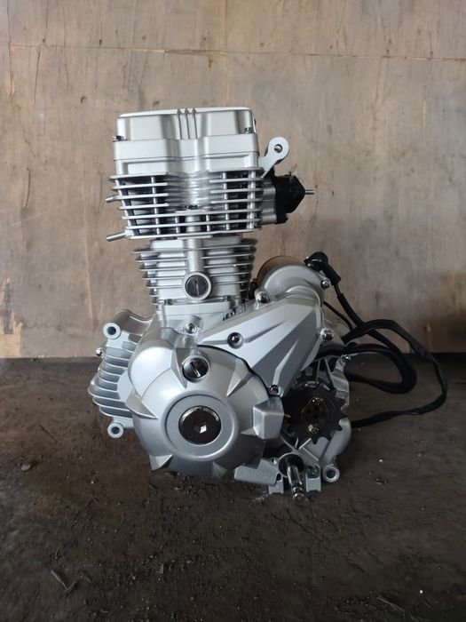 Мотор двигатель мотоцикла