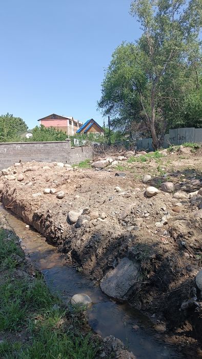 Продам участок возле речки