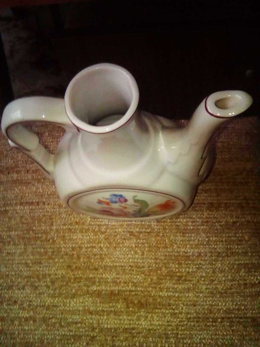 прибори; каничка и чаши