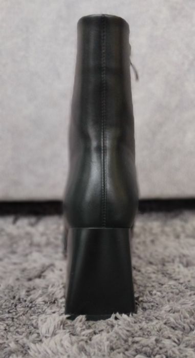 Нови дамски боти в  черна еко кожа-класика и стил! 38 39 40 размер