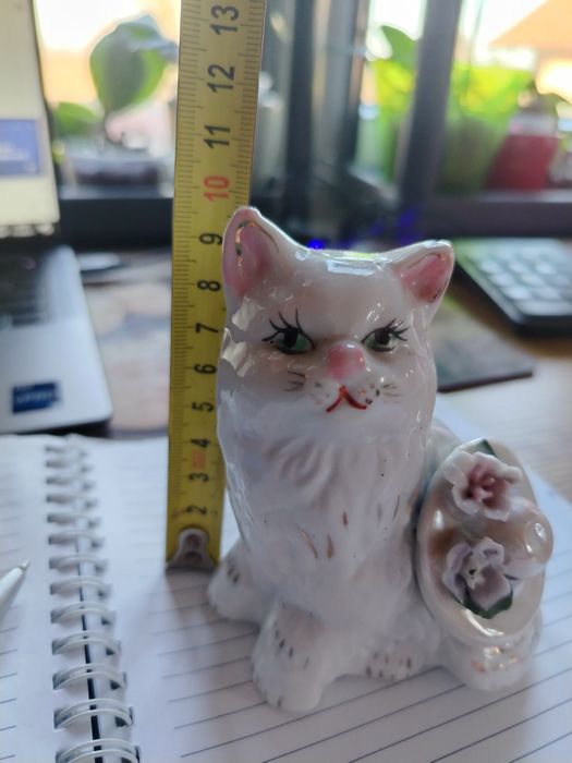 Порцеланова фигурка коте/котка