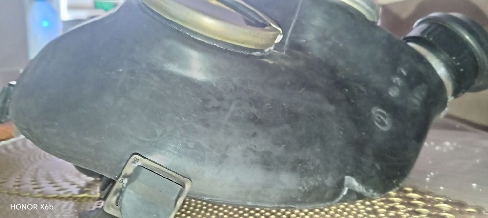 Противогаз гп-7.