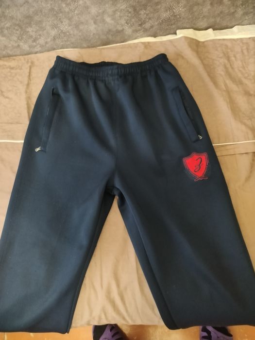 Продам спортивный костюм