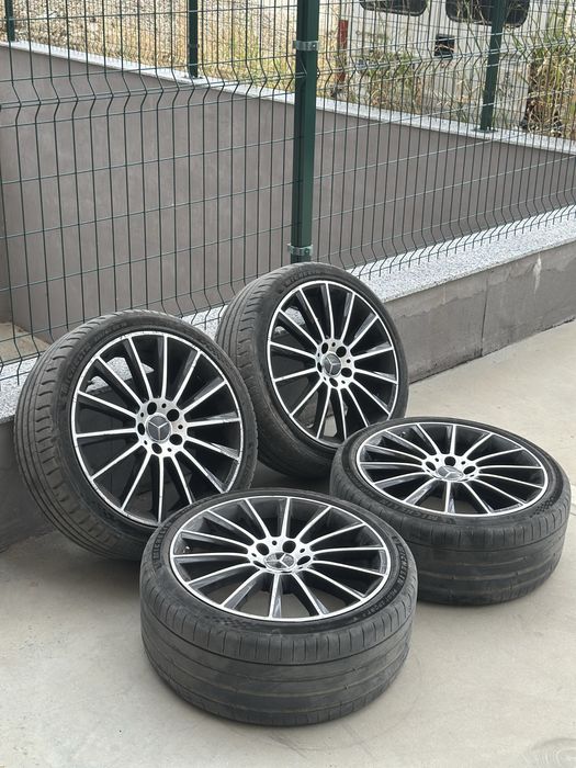 Продавам комплект 4 бр. оригинални Mercedes-Benz AMG 19” джанти от Sport пакет с гуми Michelin.