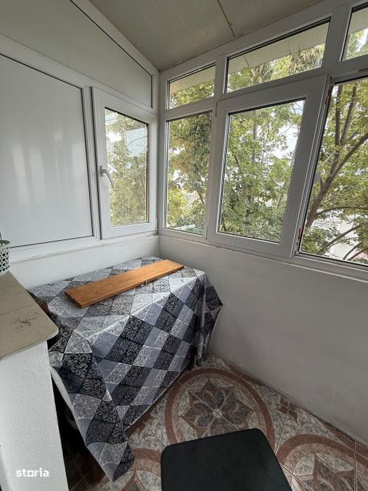 Apartament cu 2 camere, 45 mp, balcon inchis, pozitie excelenta, Craio