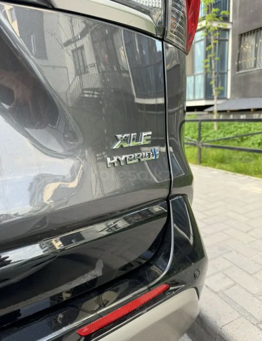 Toyota Rav4 2,5 2022 AWD гибрид