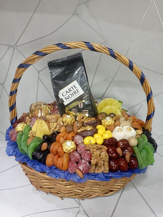 Корзины с сухофруктами