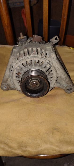 Продам генератор Тойота матрикс, Авенсис, Королла