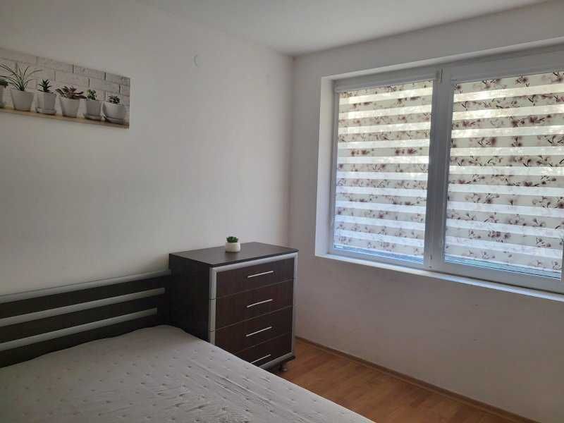 Дава се под наем Двустаен апартамент в Бургас, Сарафово - 88 кв.м за 250 € - Снимка #1