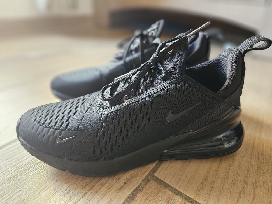 Дамски маратонки Nike Air Max 270