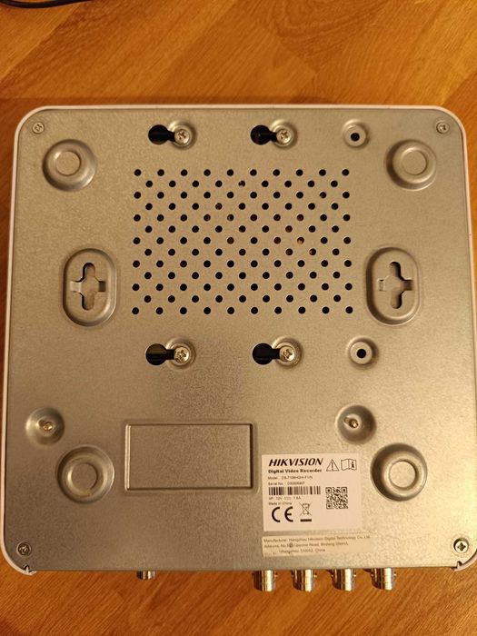 DVR 8 canale Hikvision cu HDD 2TB inclus