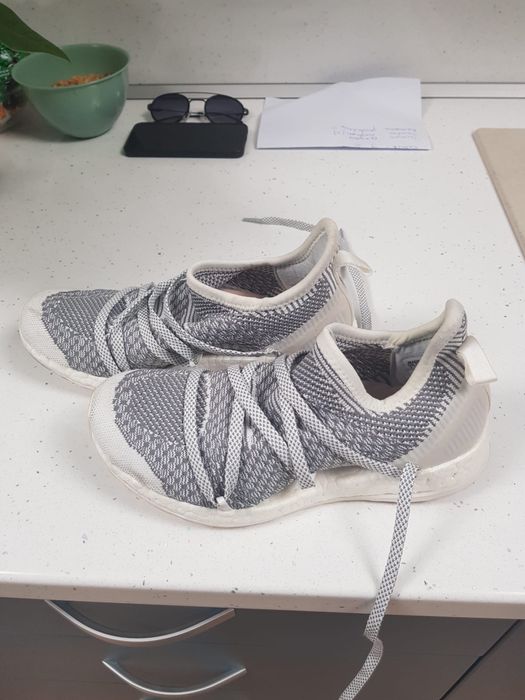 Vand adidasi in stare foarte buna