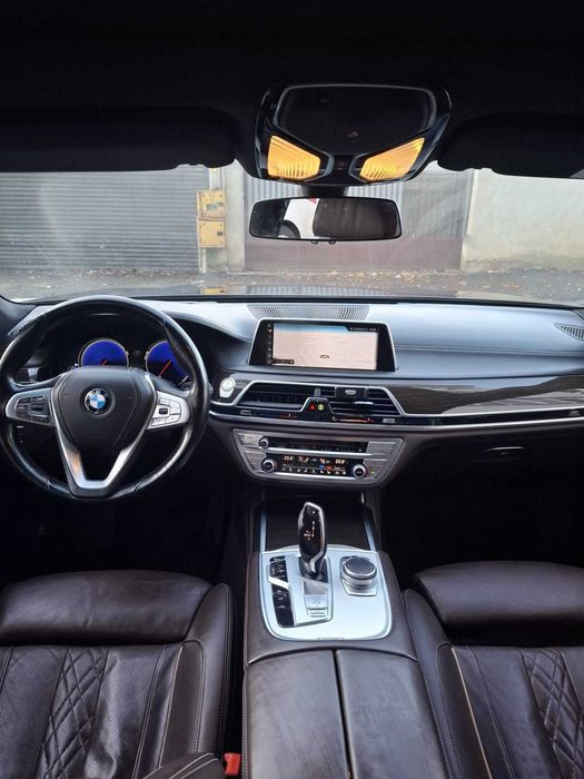 BMW 750i Xdrive, 4,4l benzina