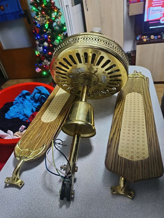 Lustra cu ventilator