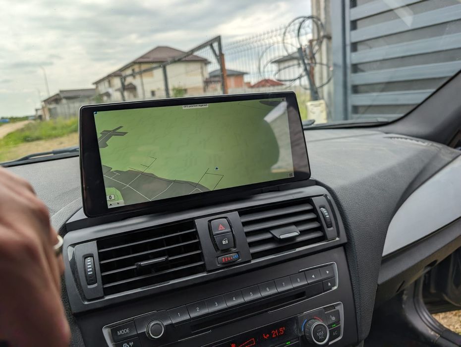 Navigatie android BMW F20 seria 1 Carplay Waze YouTube GPS