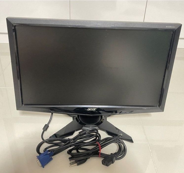 Продам компьютер монитор