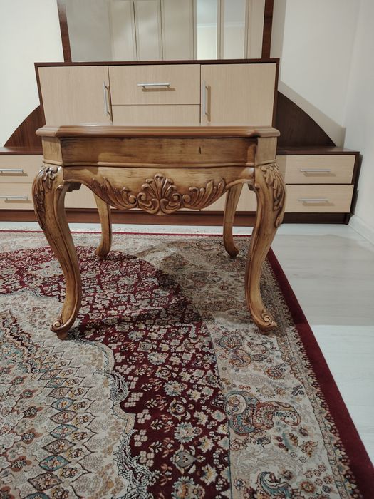 Журнальный стол деревянный