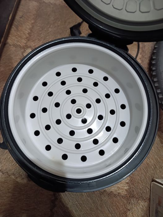 Мультиварка Redmond