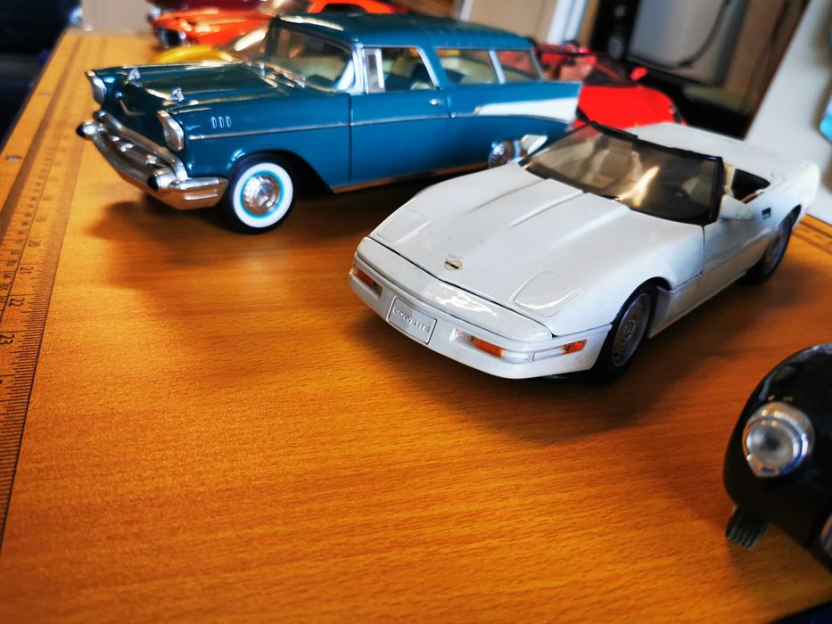 Модели на колички 1:18 мащаб