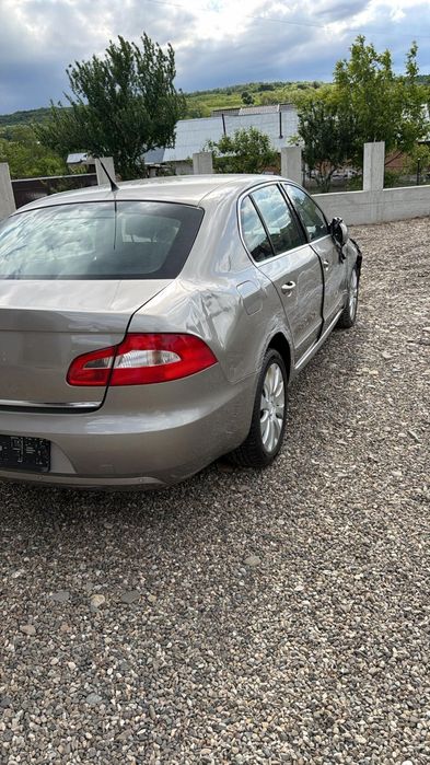 SKODA Superb 2010 — imagine 4