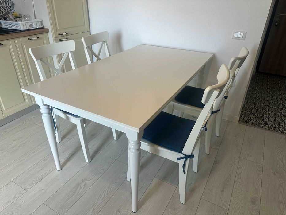 Masă extensibilă IKEA Rosentorp + 4 scaune, albă, ca nouă