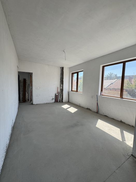 Продава се Двустаен апартамент в Търговище, Център - 66 кв.м за 1082 €/кв.м - Снимка #2