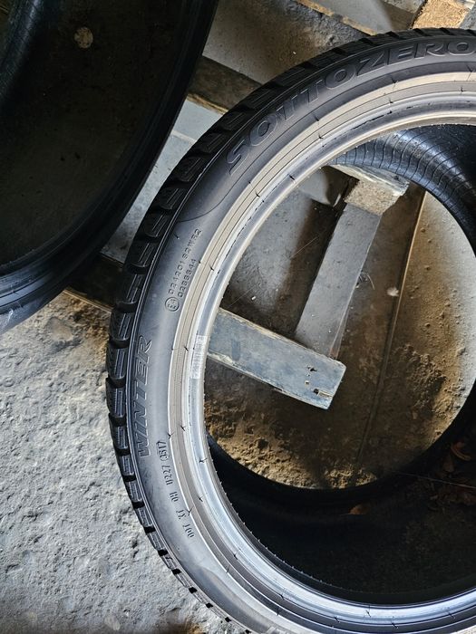 2 anvelope iarna 275 35 21 Pirelli
