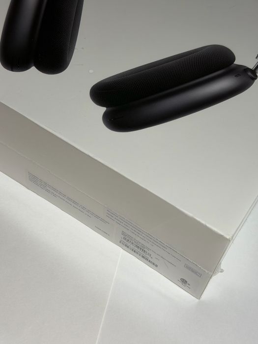 Продаются наушники AirPods Max!