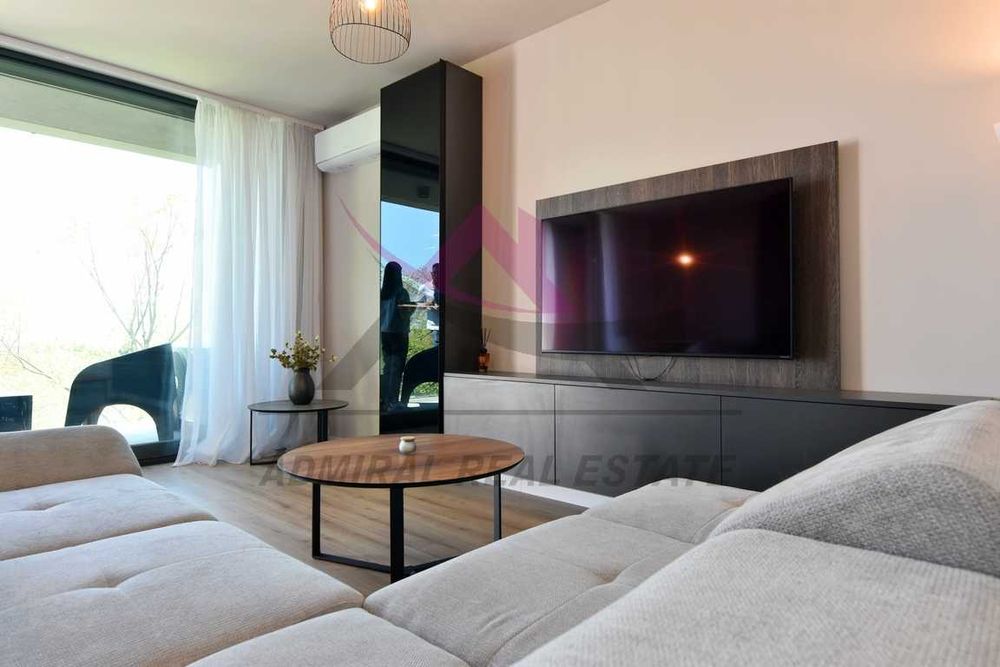 Дава се под наем Тристаен апартамент в Варна, Чайка - 100 кв.м за 1495.83 € - Снимка #2