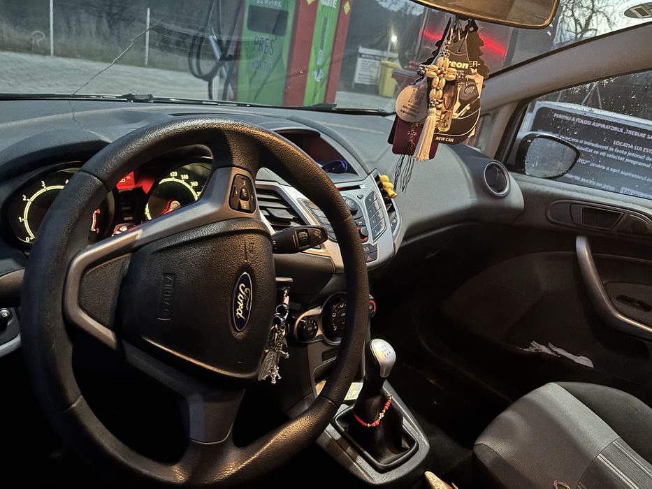 Ford Fiesta 2010 – 1.2 benzină – Super economică, ideală oraș