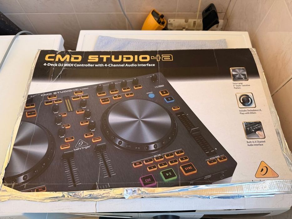 DJ Контролер Behringer CMD Studio 4A