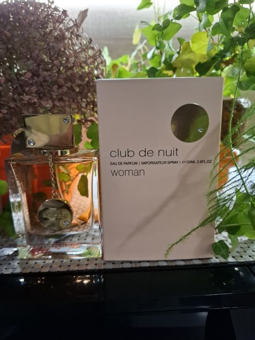 Дамски парфюм марката се вижда