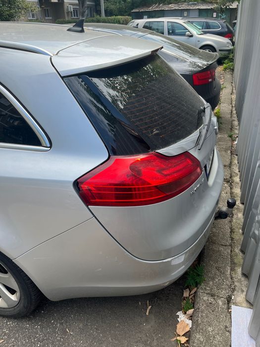 Mașina Opel Insignia