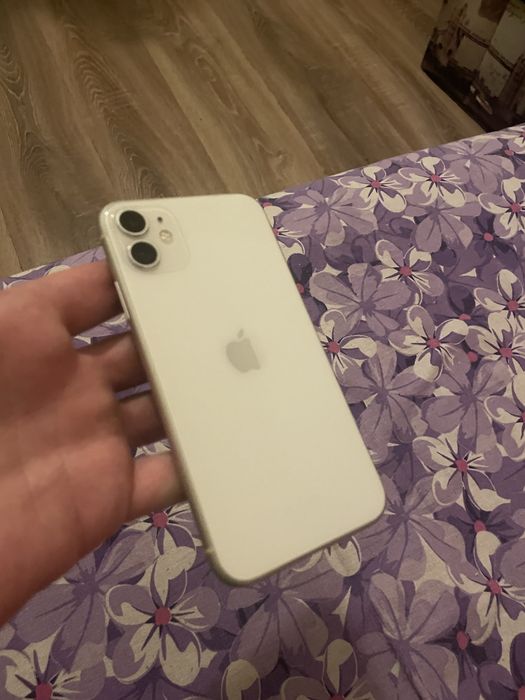 Vand iphone 11 liber de retea