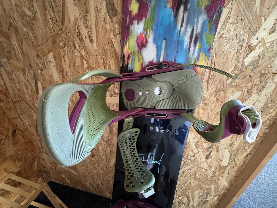 Placă snowboard Burton Feelgood – 149 cm + legături