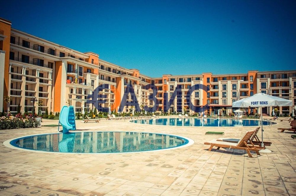 Продава се Тристаен апартамент в Свети Влас - 104 кв.м за 1040 €/кв.м - Снимка #13
