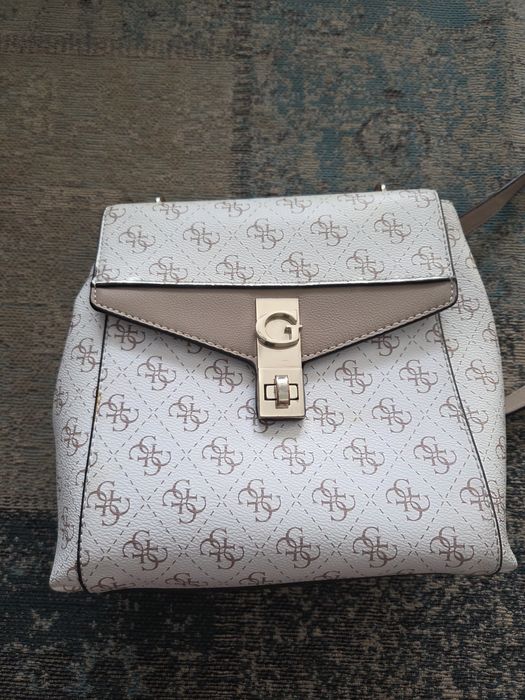 Vand geanta rucsac Guess originala