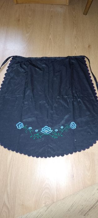 Сатенени Автентични Престилки